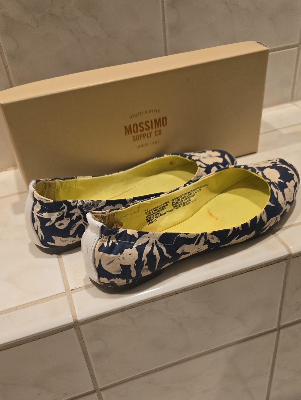 Mossimo Supply Co. Navy and White Floral Ballet Flats